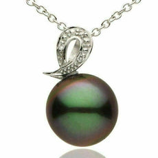 ESTATE .03CT DIAMOND & AAA TAHITIAN PEARL 14KT WHITE GOLD 3D HORSESHOE PENDANT
