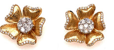 ESTATE .90CT DIAMOND 18KT YELLOW GOLD 3D CLASSIC FLOWER ROSE STUD EARRINGS