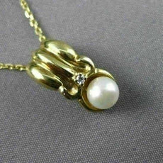 ESTATE .02CT DIAMOND & AAA PEARL 14KT YELLOW GOLD DROP PENDANT W/ CHAIN #22172