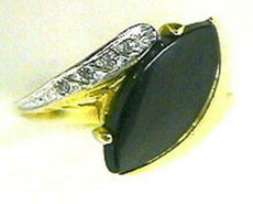 ESTATE .05CT DIAMOND & AAA ONYX 14KT YELLOW GOLD MARQUISE SHAPE & ROUND FUN RING