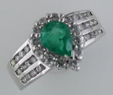 2.20CT DIAMOND & AAA EMERALD 14KT WHITE GOLD PEAR SHAPE & ROUND ENGAGEMENT RING