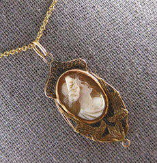 ANTIQUE VICTORIAN HANDCRAFTED 14K YELLOW GOLD LADY CAMEO FLOATING PENDANT #27216