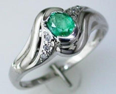 .49CT DIAMOND & AAA EMERALD 14KT WHITE GOLD 3D CRISS CROSS SEMI BEZEL LOVE RING
