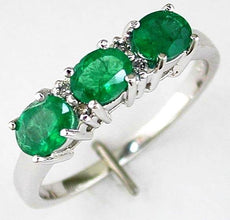 1.1CT DIAMOND & AAA EMERALD 14K WHITE GOLD OVAL & ROUND 3 STONE ANNIVERSARY RING