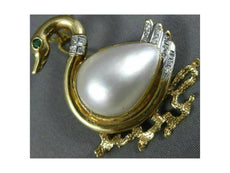 ANTIQUE .21CT DIAMOND EMERALD & MABE PEARL 14KT 2 TONE GOLD DUCK PENDANT BROOCH