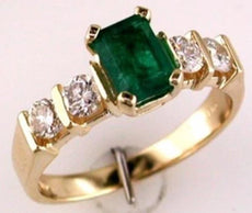 1.6CT DIAMOND & AAA EMERALD 14KT YELLOW GOLD ROUND & EMERALD CUT ENGAGEMENT RING