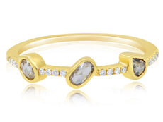 .28CT WHITE & CHOOCLATE FANCY DIAMOND 18KT YELLOW GOLD MULTI SHAPE 3 STONE RING