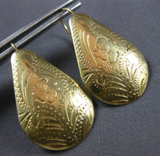 LARGE 14KT YELLOW GOLD TEAR DROP FLORAL HAND ETCHED FUN HANGING EARRINGS #28300