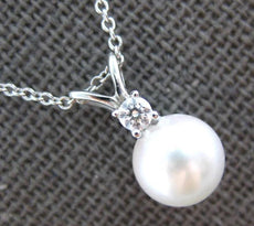 .05CT DIAMOND & AAA SOUTH SEA PEARL 14KT WHITE GOLD SOLITAIRE FLOATING PENDANT