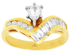 1.13CT DIAMOND 14KT YELLOW GOLD 3D PEAR SHAPE ROUND & BAGUETTE ENGAGEMENT RING