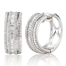 ESTATE WIDE 1.86CT ROUND & BAGUETTE DIAMOND 18KT WHITE GOLD HUGGIE HOOP EARRINGS
