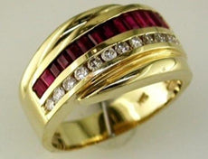 1.0CT DIAMOND & AAA RUBY 14KT YELLOW GOLD 3D ROUND & BAGUETTE ANNIVERSARY RING