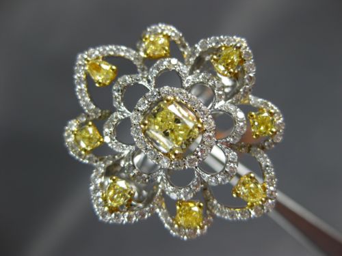ESTATE LARGE 2.19CT WHITE & FANCY YELLOW DIAMOND 18K TWO TONE GOLD FLOWER RING