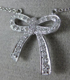 ESTATE .15CT DIAMOND 14KT WHITE GOLD 3D CLASSIC FRIENDSHIP FUN BOW NECKLACE