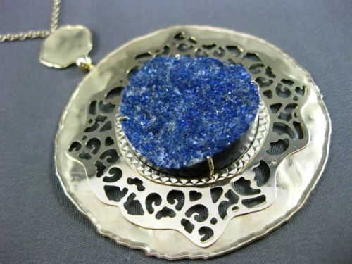 ANTIQUE LARGE & LONG SLICED SAPPHIRE 14KT YELLOW GOLD CIRCULAR FILIGREE NECKLACE