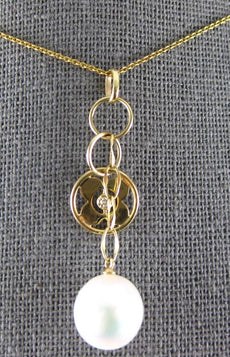 ESTATE .02CT DIAMOND & AAA SOUTH SEA PEARL 14K YELLOW GOLD FLOWER LARIAT PENDANT