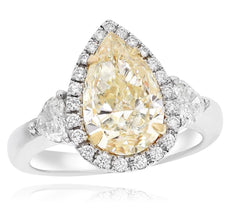 3.81CT WHITE & FANCY YELLOW DIAMOND 18KT WHITE GOLD & PLATINUM ENGAGEMENT RING